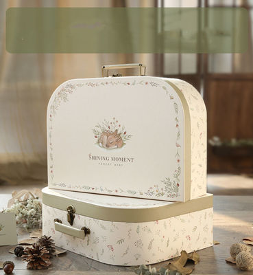 Custom Exquisite CMYK Born Baby Clothing Sock Sets in Metal Handle Gift Box Suitcase